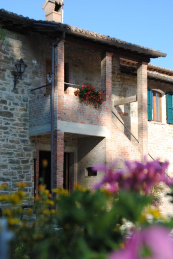 B&B Ponte La Pietra Gubbio Exterior foto